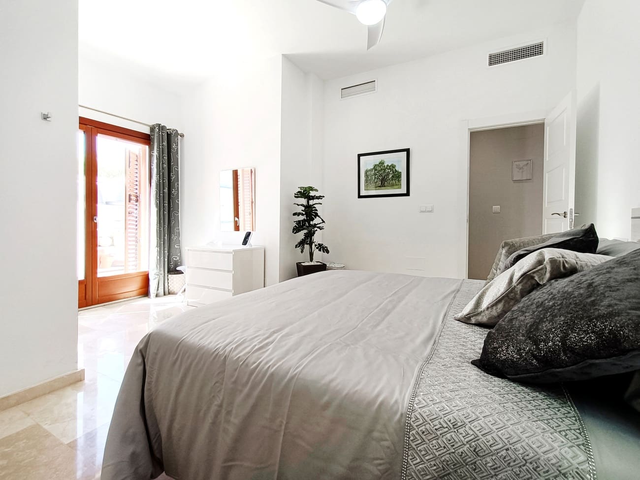 4 slaapkamer Villa te koop in El Valle Golf Resort met zwembad garage - € 875.000 (Ref: 9854624)