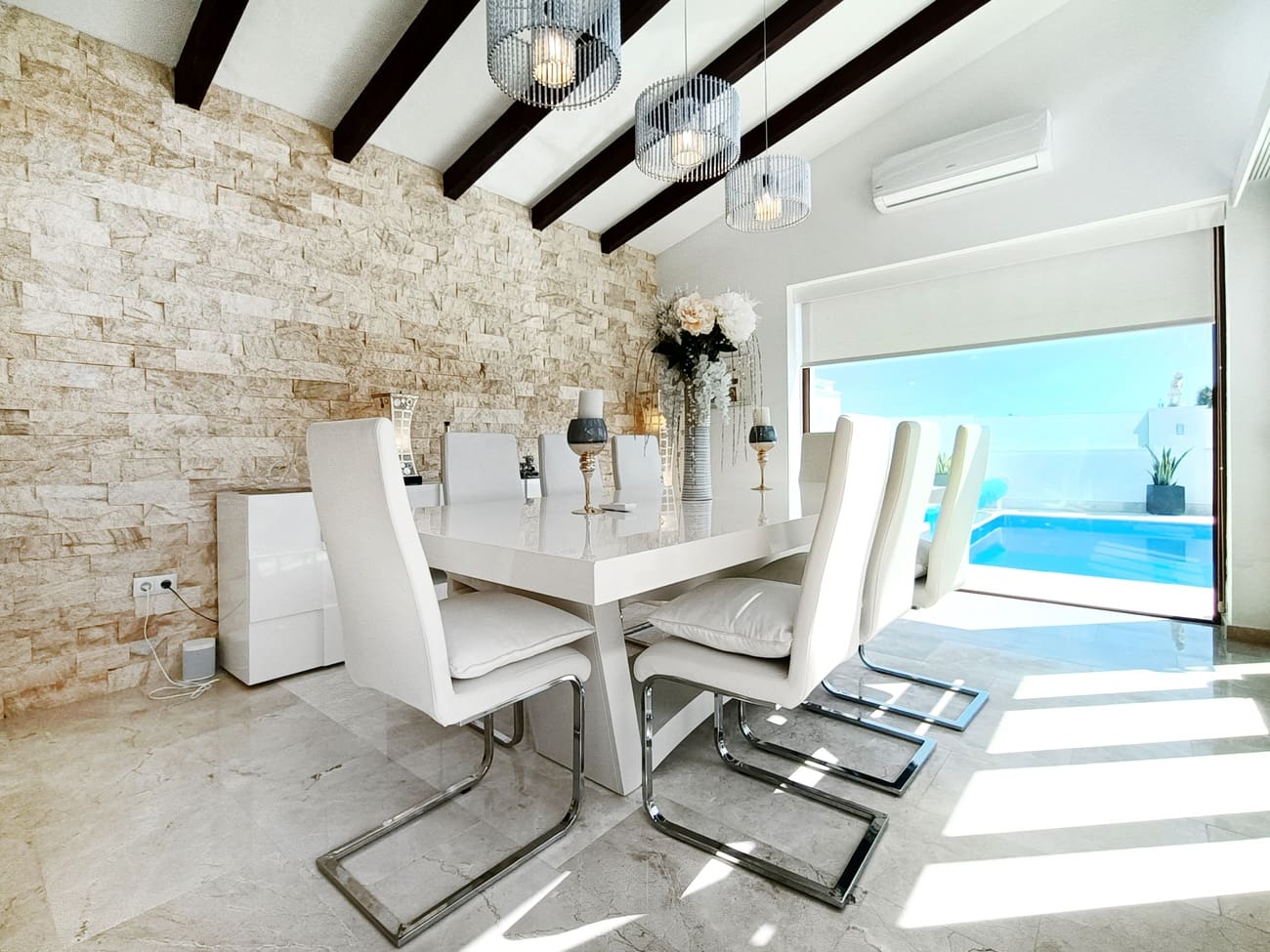 4 slaapkamer Villa te koop in El Valle Golf Resort met zwembad garage - € 875.000 (Ref: 9854624)