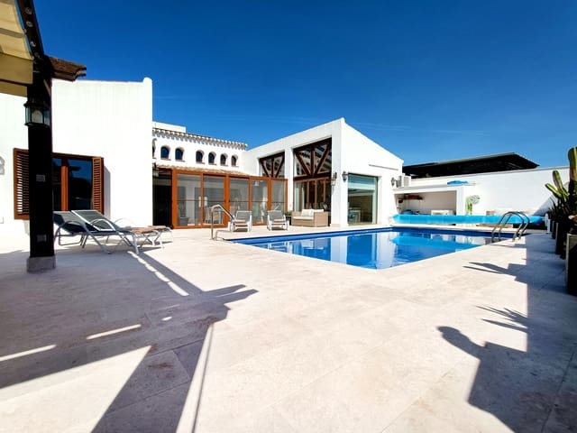 4 slaapkamer Villa te koop in El Valle Golf Resort, Murcia stad met zwembad garage - € 875.000 (Ref: 9854624)