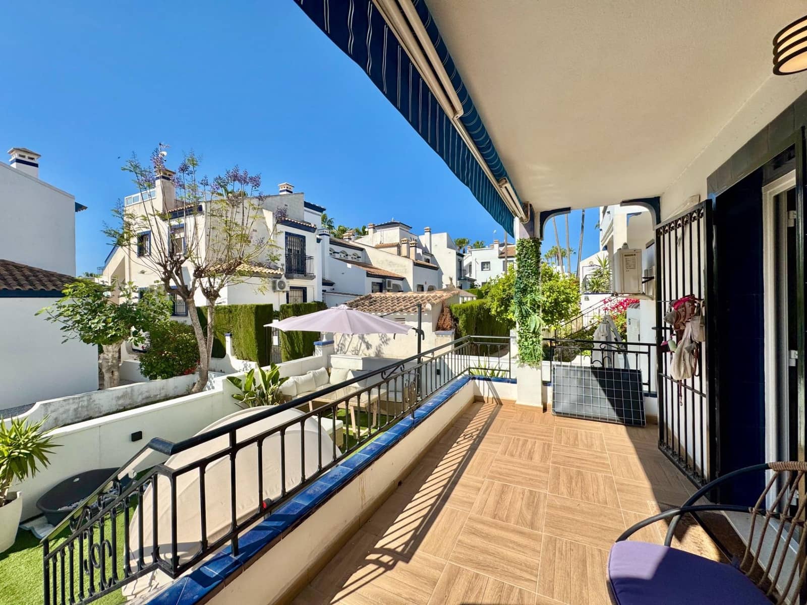 2 soveværelse Bungalow til salg i Orihuela Costa med swimmingpool - € 220.000 (Ref: 9856043)