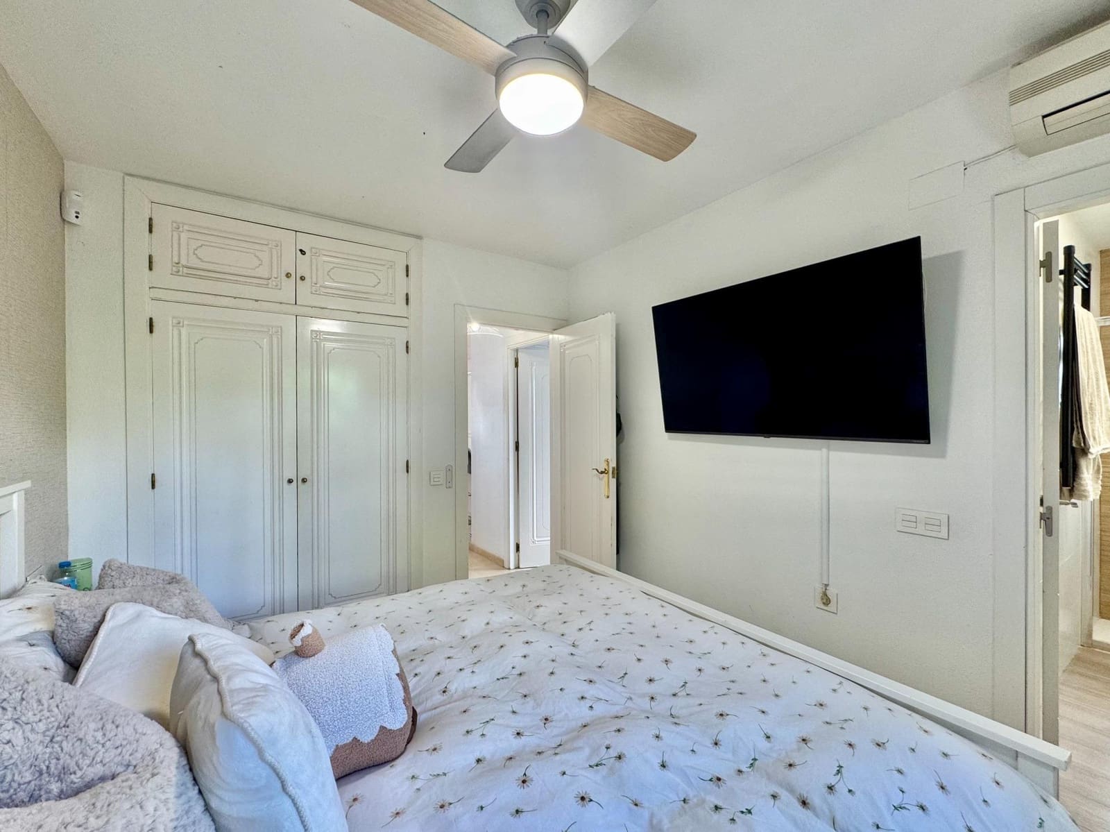 2 soveværelse Bungalow til salg i Orihuela Costa med swimmingpool - € 220.000 (Ref: 9856043)