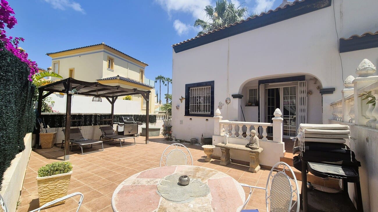 4 Zimmer Haus zu verkaufen in Los Dolses mit Pool - 295.000 € (Ref: 9896961)