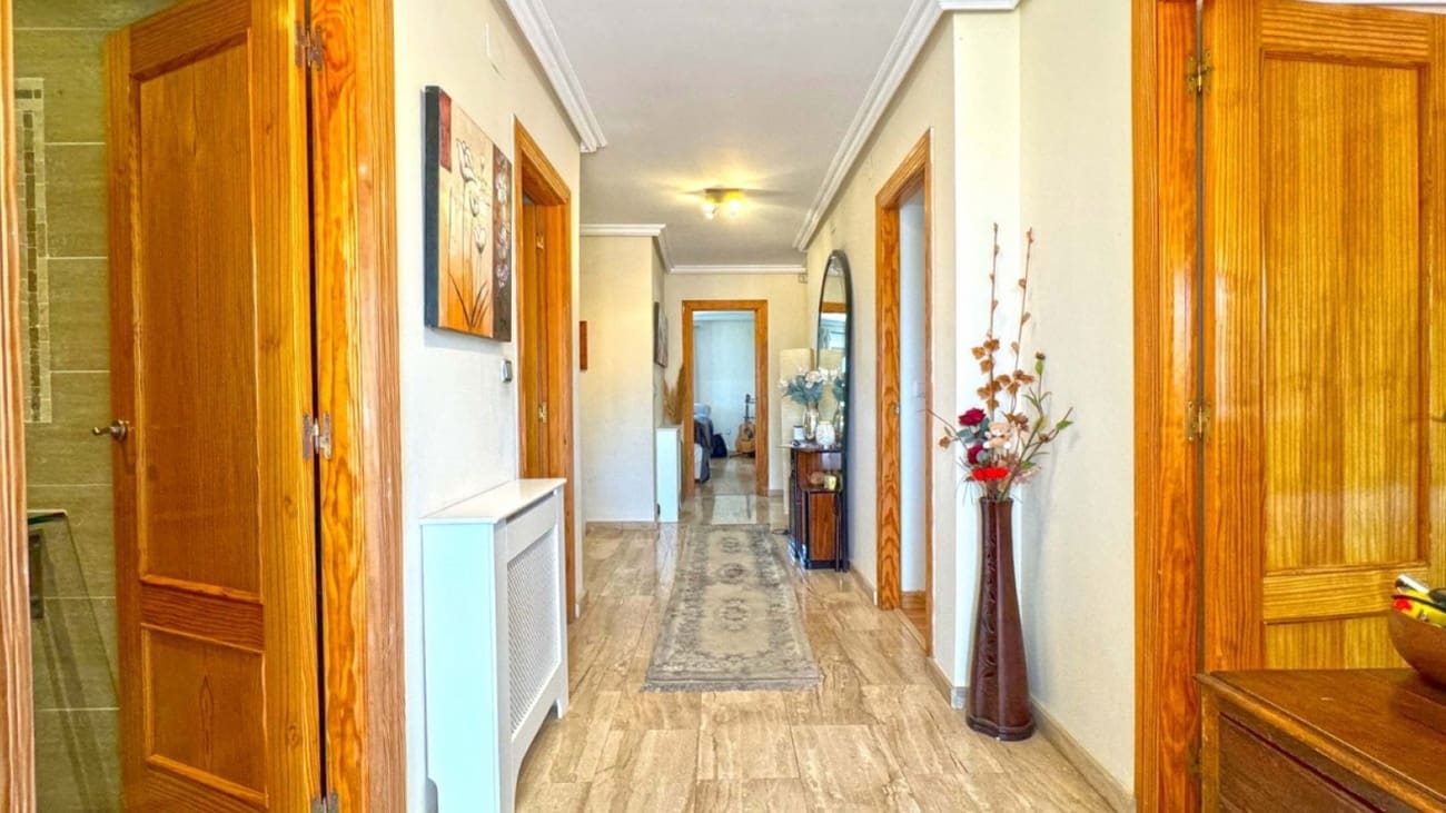 6 quarto Moradia para venda em Torrevieja - 617 000 € (Ref: 9908821)