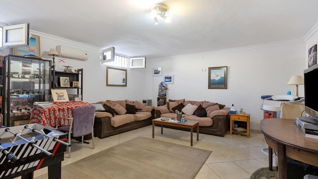 6 quarto Moradia para venda em Torrevieja - 617 000 € (Ref: 9908821)
