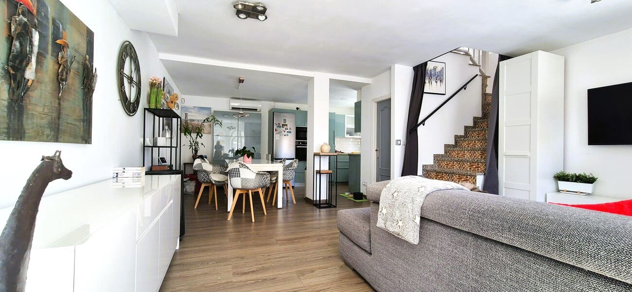 2 chambre Villa/Maison Semi-Mitoyenne à vendre à Villamartin avec piscine garage - 269 000 € (Ref: 9915021)