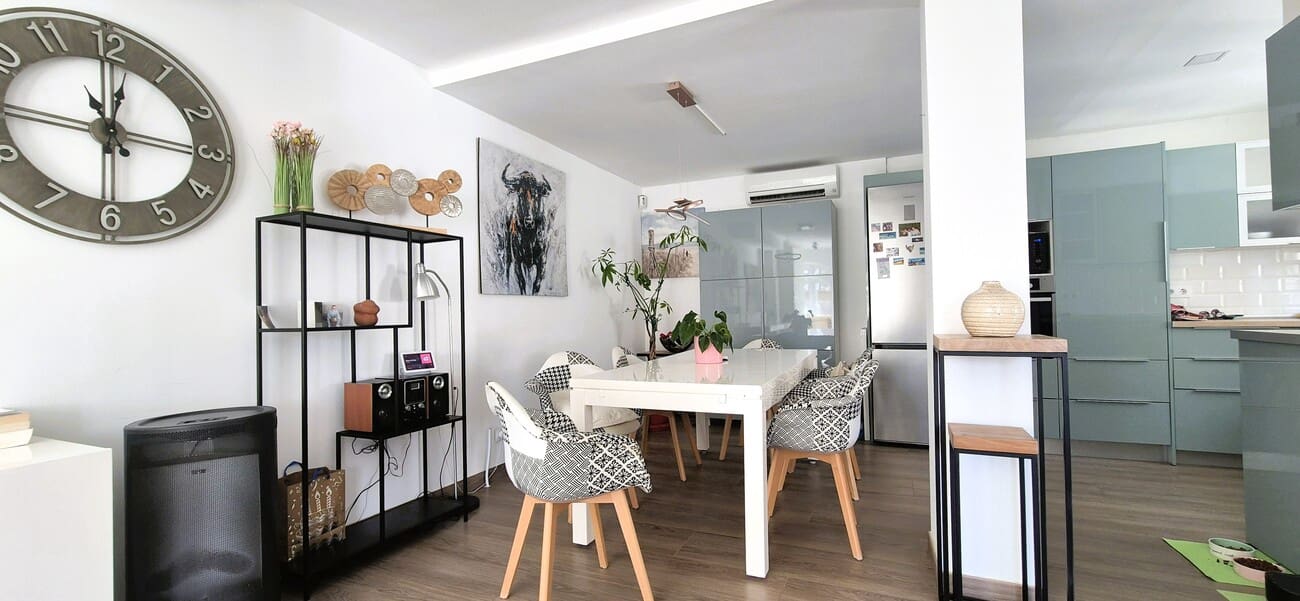 2 chambre Villa/Maison Semi-Mitoyenne à vendre à Villamartin avec piscine garage - 269 000 € (Ref: 9915021)