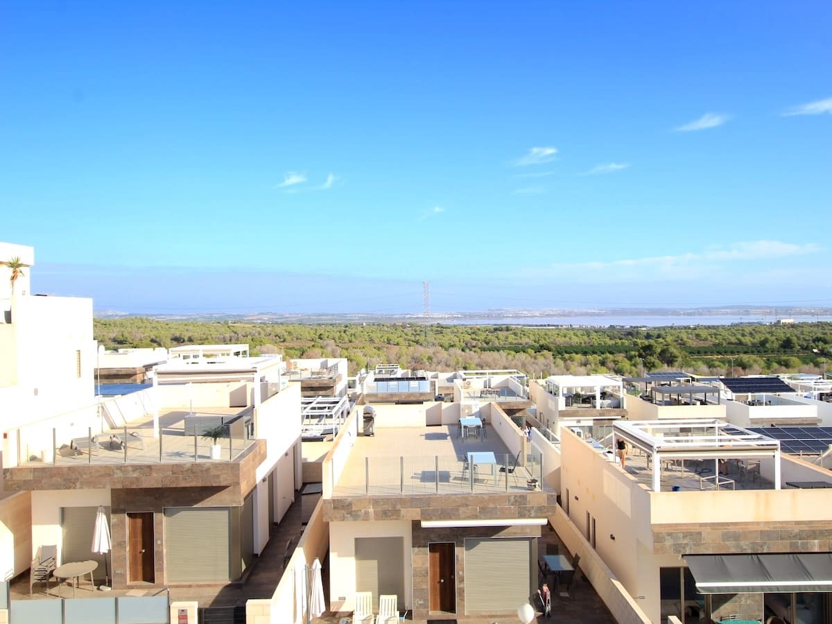 3 slaapkamer Villa te koop in Villamartin met zwembad - € 375.000 (Ref: 9938910)