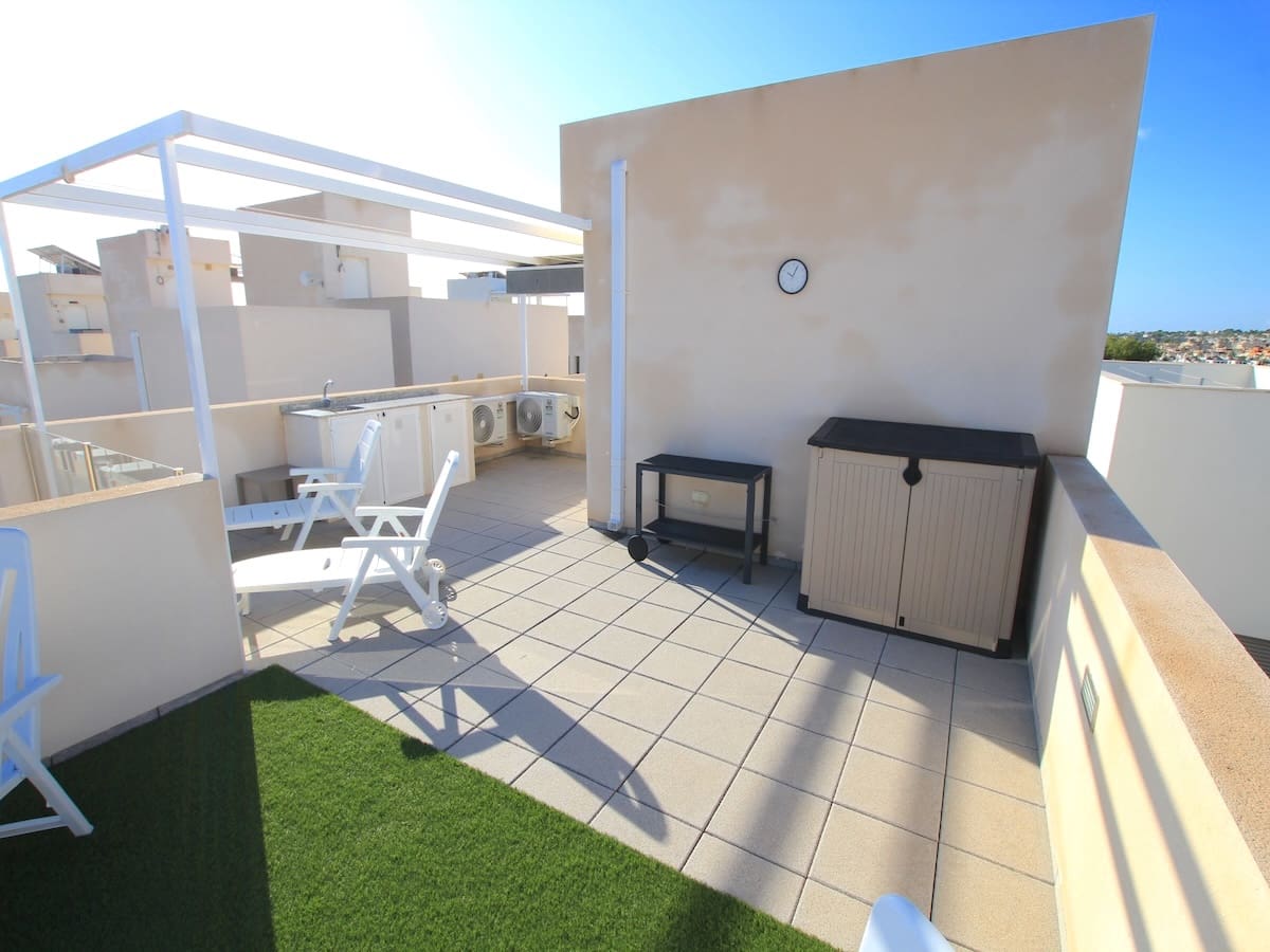 3 slaapkamer Villa te koop in Villamartin met zwembad - € 375.000 (Ref: 9938910)