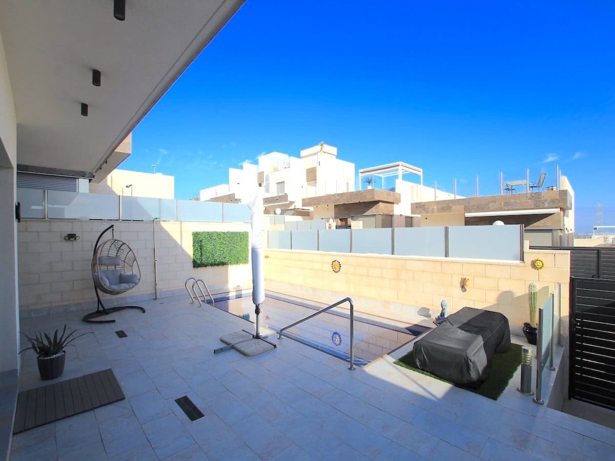 3 chambre Villa/Maison à vendre à Villamartin avec piscine garage - 375 000 € (Ref: 9938910)