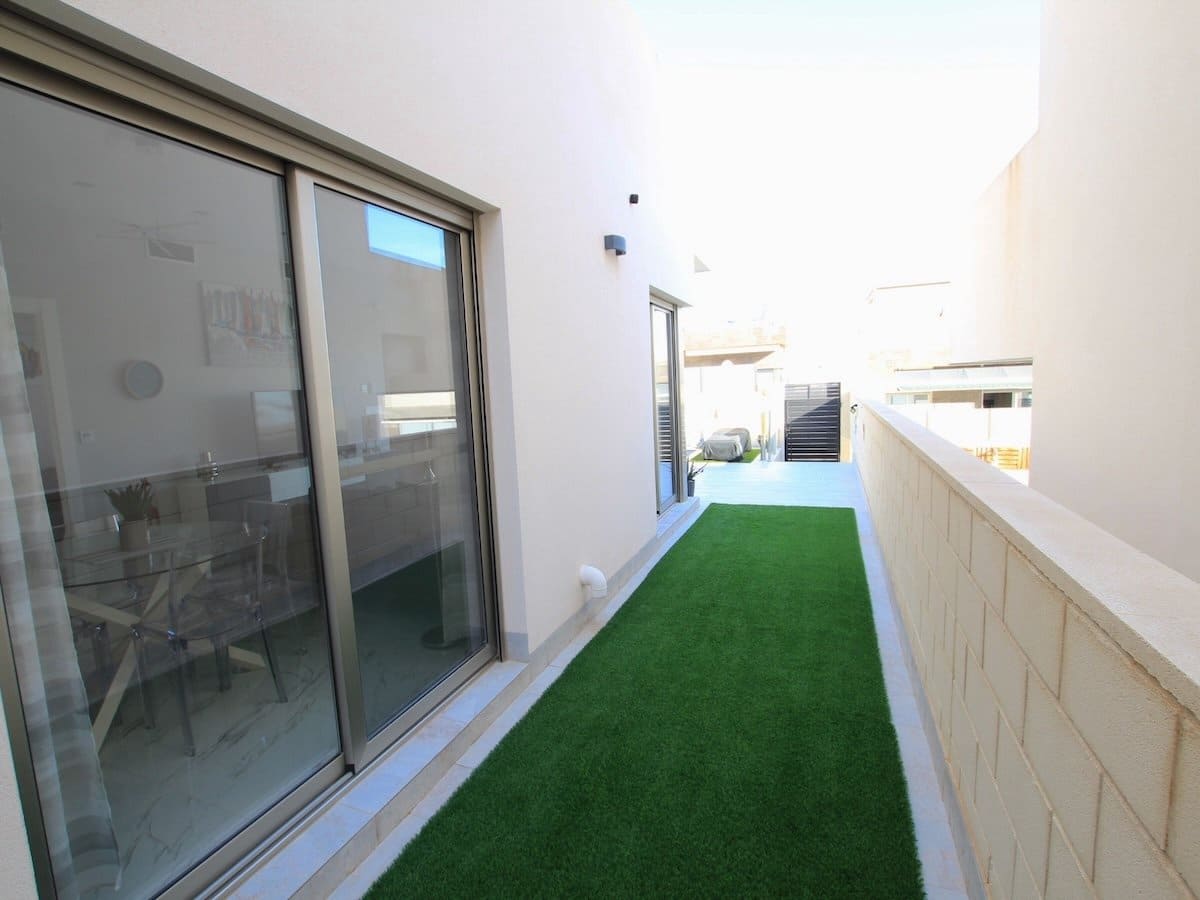 3 chambre Villa/Maison à vendre à Villamartin avec piscine garage - 375 000 € (Ref: 9938910)