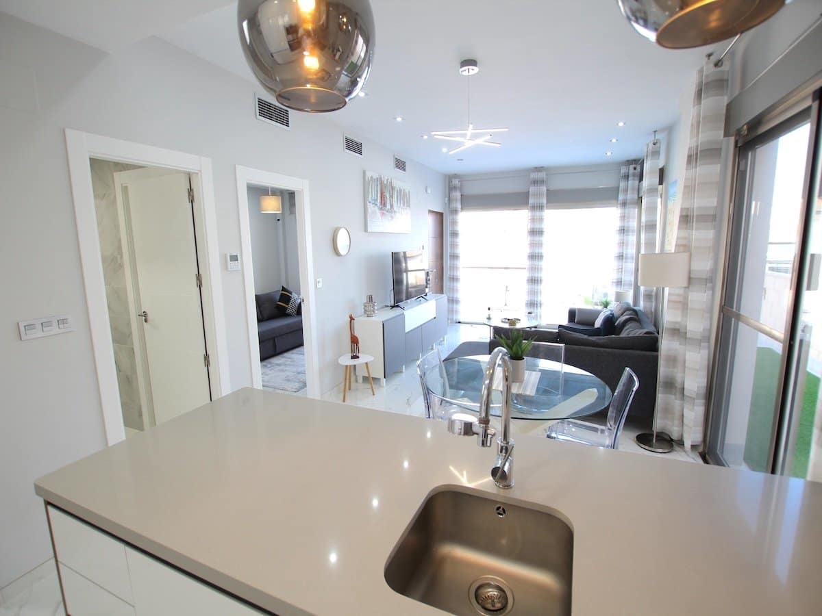3 chambre Villa/Maison à vendre à Villamartin avec piscine garage - 375 000 € (Ref: 9938910)