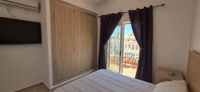 4 makuuhuone Huvila myytävänä paikassa Villamartin, Orihuela mukana uima-altaan 
autotalli - 450 000 € (Ref: 9943275)