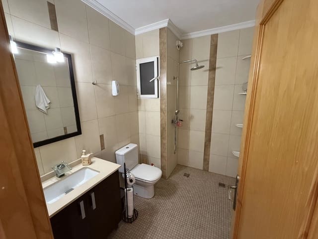 3 quarto Casa em Banda para venda em Torrevieja com piscina - 198 000 € (Ref: 9487112)