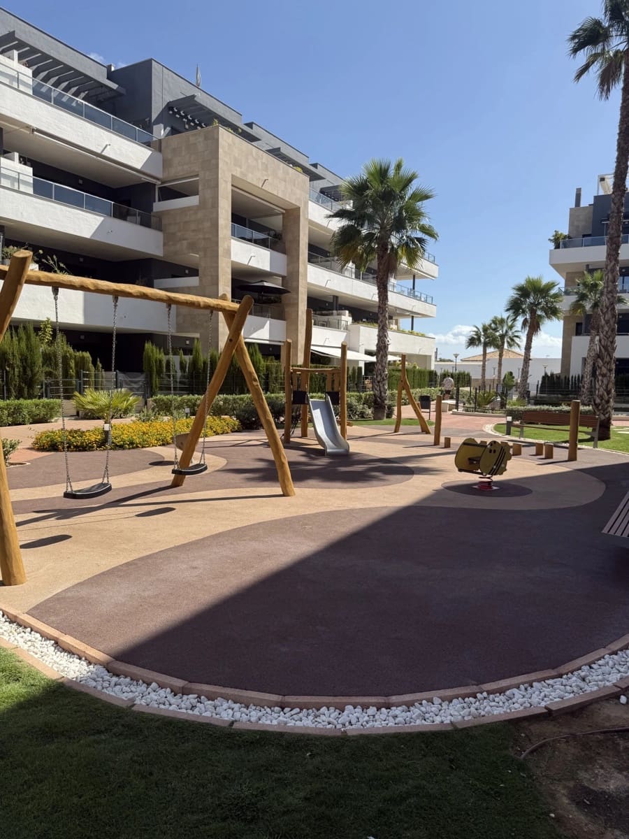 2 bedroom Penthouse for sale in Playa Flamenca with pool garage - € 499,000 (Ref: 9487114)