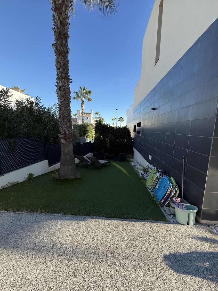 3 bedroom Semi-detached Villa for sale in Orihuela Costa with pool garage - € 329,500 (Ref: 9499817)