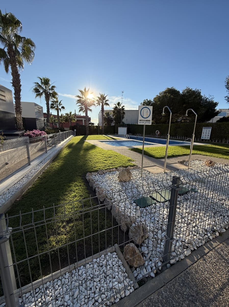 3 bedroom Semi-detached Villa for sale in Orihuela Costa with pool garage - € 329,500 (Ref: 9499817)