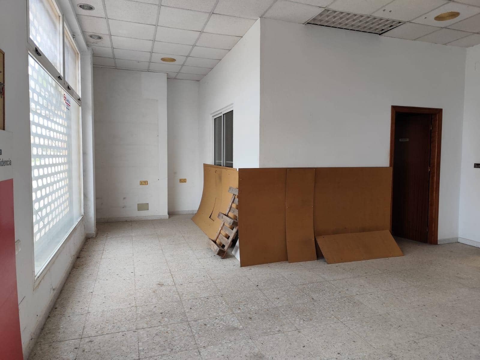 Gewerbe zu verkaufen in La Hoya - 300.000 € (Ref: 9948283)
