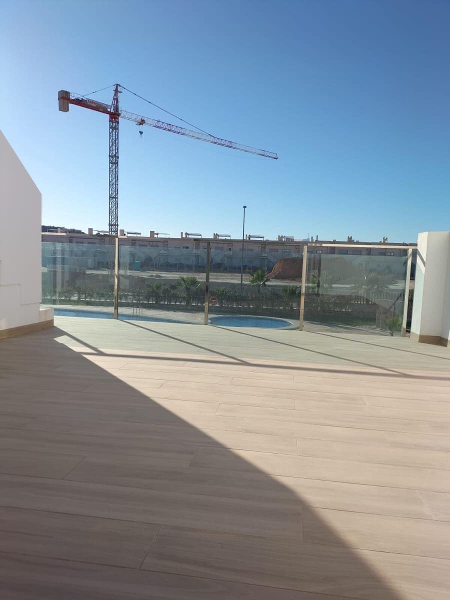 2 soverom Bungalow til salgs i Orihuela Costa med svømmebasseng - € 269 900 (Ref: 9955305)