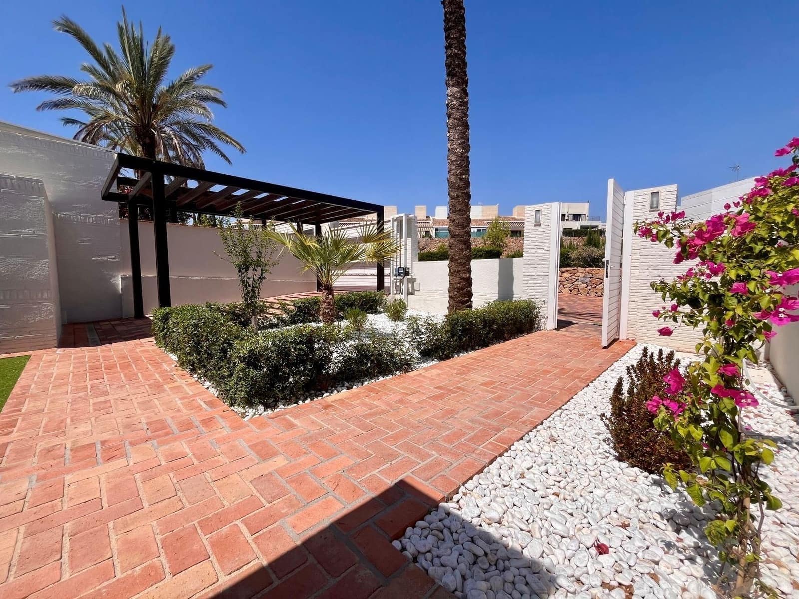 2 quarto Moradia em Banda para venda em La Peraleja Golf Resort - 298 000 € (Ref: 9955320)