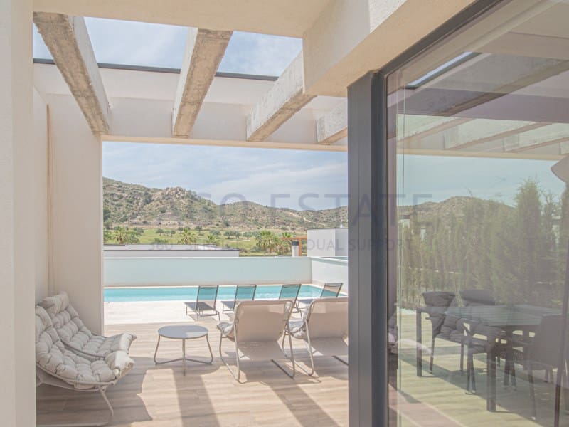 3 soveværelse Semi-Rækkehus til salg i Monforte del Cid med swimmingpool - € 795.000 (Ref: 10020385)