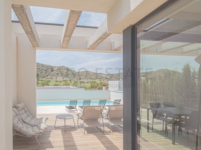 3 soveværelse Semi-Rækkehus til salg i Monforte del Cid med swimmingpool - € 795.000 (Ref: 10020385)