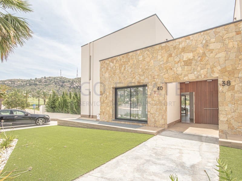 3 soveværelse Semi-Rækkehus til salg i Monforte del Cid med swimmingpool - € 795.000 (Ref: 10020385)