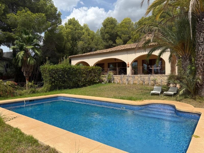 Villa for sale in Altea la Vella with pool - € 1,200,000 (Ref: 10020386)