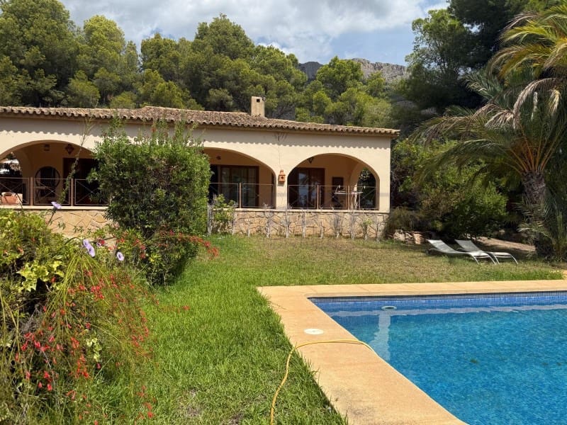 Villa for sale in Altea la Vella with pool - € 1,200,000 (Ref: 10020386)