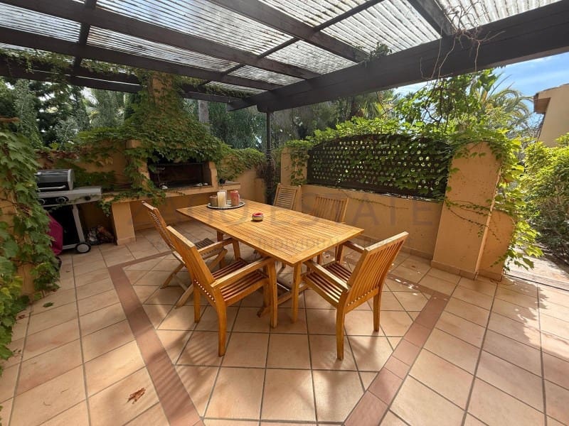 Villa for sale in Altea la Vella with pool - € 1,200,000 (Ref: 10020386)