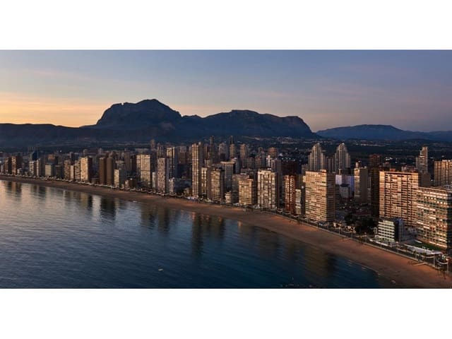 2 quarto Apartamento para venda em Playa Poniente, Benidorm com piscina garagem - 689 000 € (Ref: 10020388)