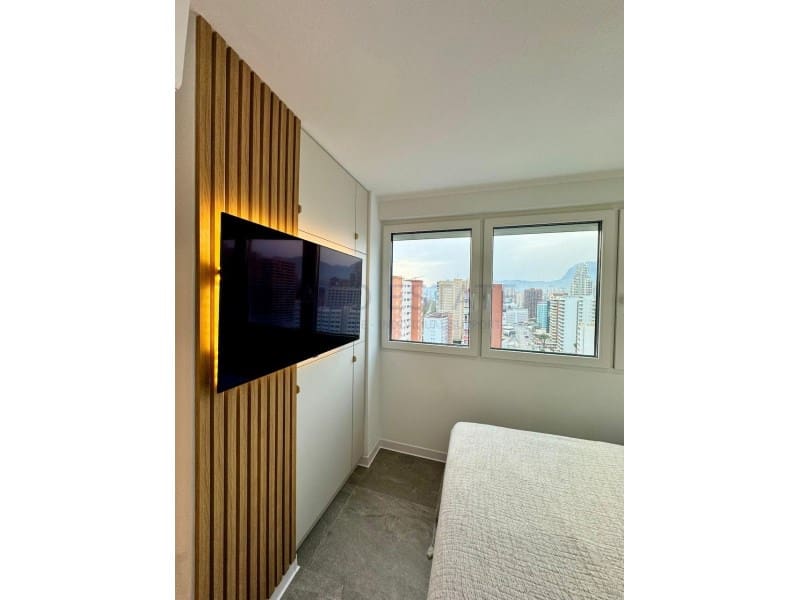 2 soverom Leilighet til leie i Benidorm med garasje - € 1 500 (Ref: 10119032)
