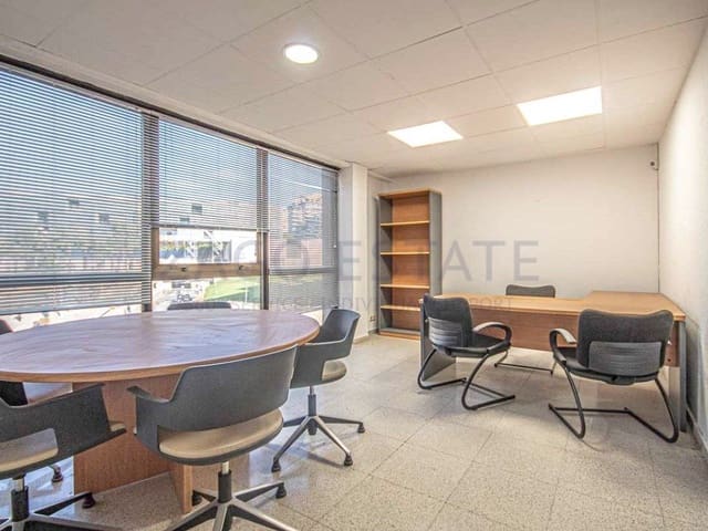 Kaupallinen myytävänä paikassa Levante, Benidorm - 480 000 € (Ref: 9468705)