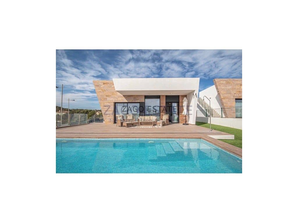 4 bedroom Villa for sale in Finestrat with garage - € 890,000 (Ref: 9468706)