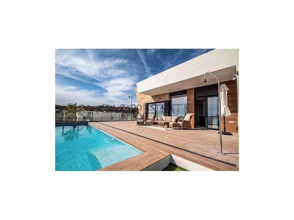 4 bedroom Villa for sale in Finestrat with garage - € 890,000 (Ref: 9468706)