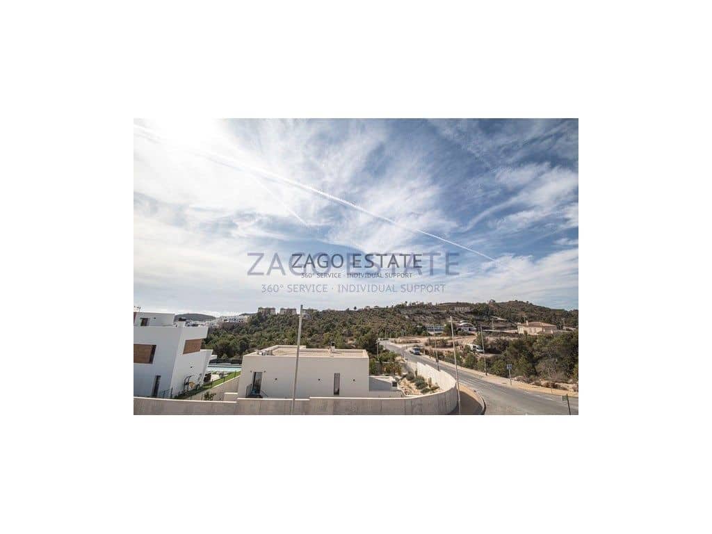 4 bedroom Villa for sale in Finestrat with garage - € 890,000 (Ref: 9468706)