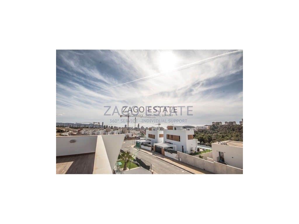 4 bedroom Villa for sale in Finestrat with garage - € 890,000 (Ref: 9468706)