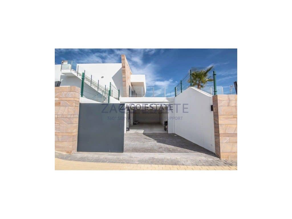 4 bedroom Villa for sale in Finestrat with garage - € 890,000 (Ref: 9468706)