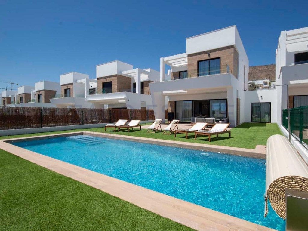 4 bedroom Villa for sale in Finestrat - € 950,000 (Ref: 9468707)