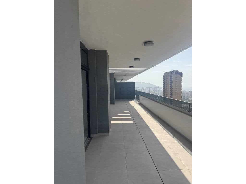 3 sypialnia Penthouse na sprzedaż w Benidorm z garażem - 800 000 € (Ref: 9468715)