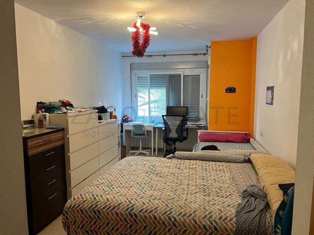 4 bedroom Flat for sale in Alicante / Alacant city - € 350,000 (Ref: 9468717)