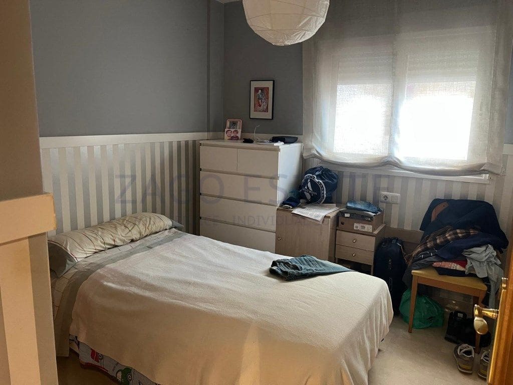 4 bedroom Flat for sale in Alicante / Alacant city - € 350,000 (Ref: 9468717)