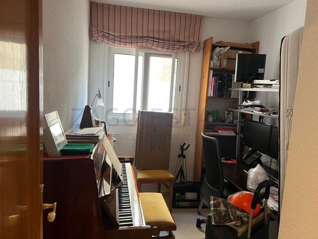 4 soveværelse Lejlighed til salg i Ensanche - Diputacion, Alicante by - € 350.000 (Ref: 9468717)