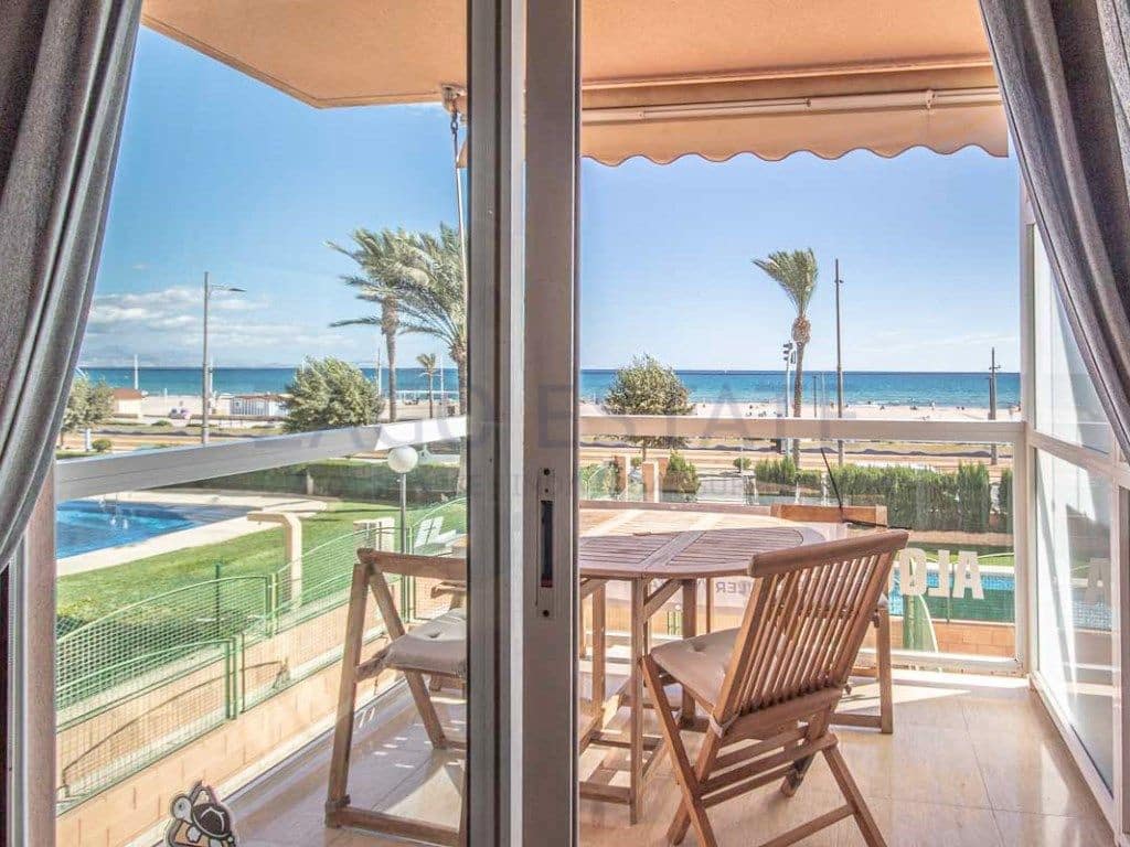 3 bedroom Beach Apartment for sale in El Campello with garage - € 390,000 (Ref: 9468722)