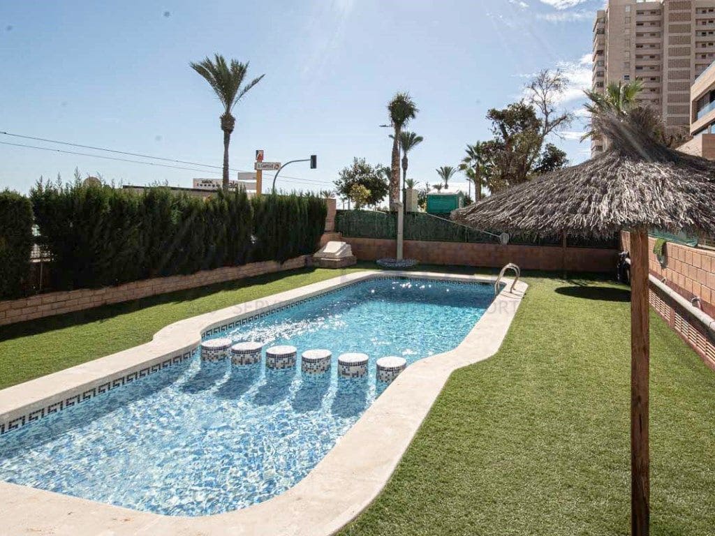 3 bedroom Beach Apartment for sale in El Campello with garage - € 390,000 (Ref: 9468722)