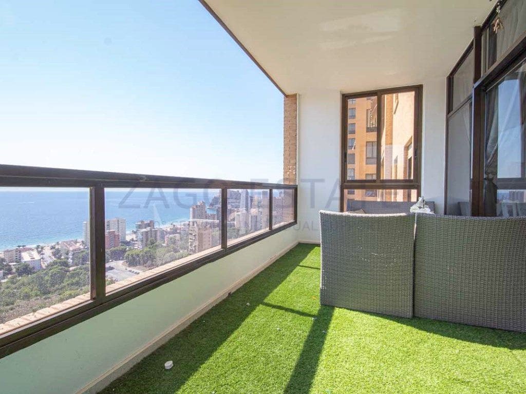 4 bedroom Flat for sale in Benidorm with pool garage - € 640,000 (Ref: 9468724)