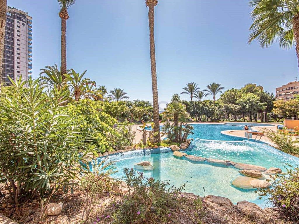 4 bedroom Flat for sale in Benidorm with pool garage - € 640,000 (Ref: 9468724)