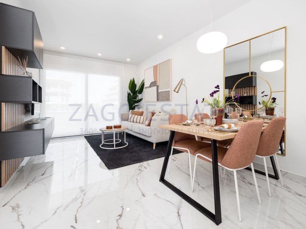 2 makuuhuone Huoneisto myytävänä paikassa Torrevieja mukana 
autotalli - 244 000 € (Ref: 9468726)