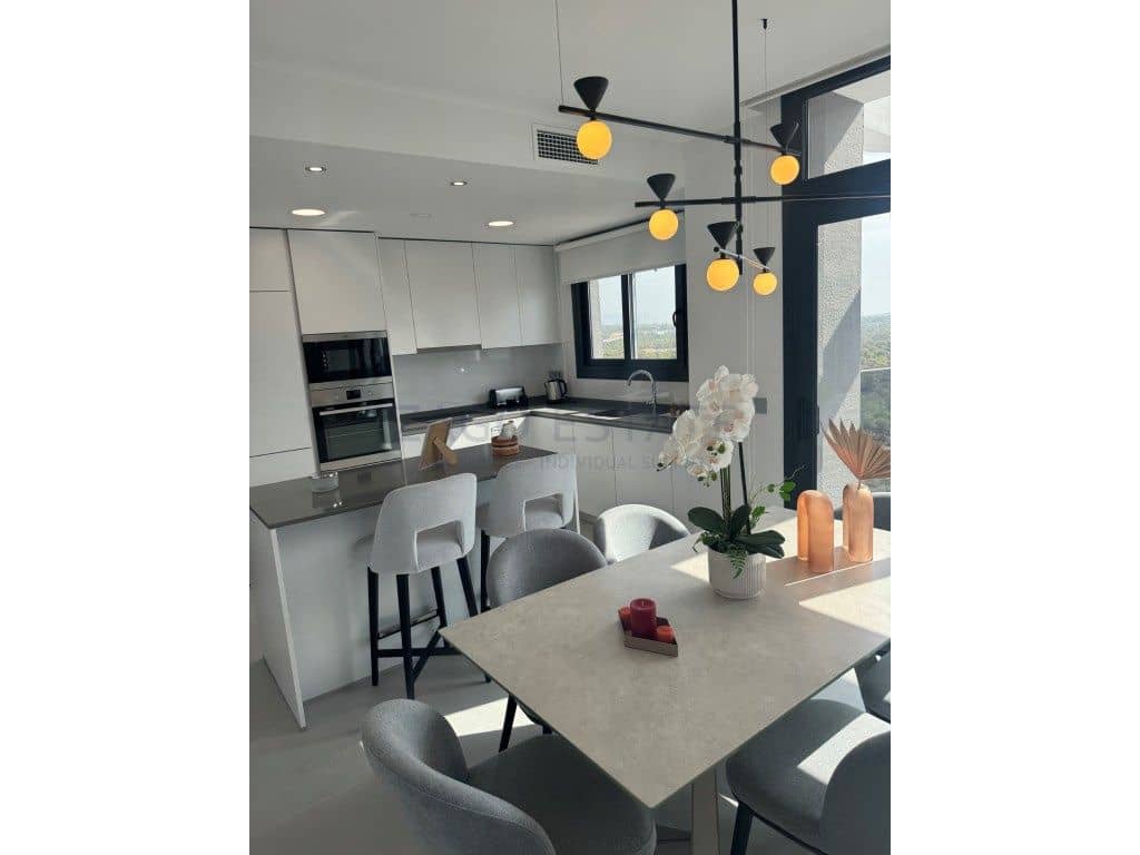 3 bedroom Flat for sale in Benidorm with garage - € 627,000 (Ref: 9468733)