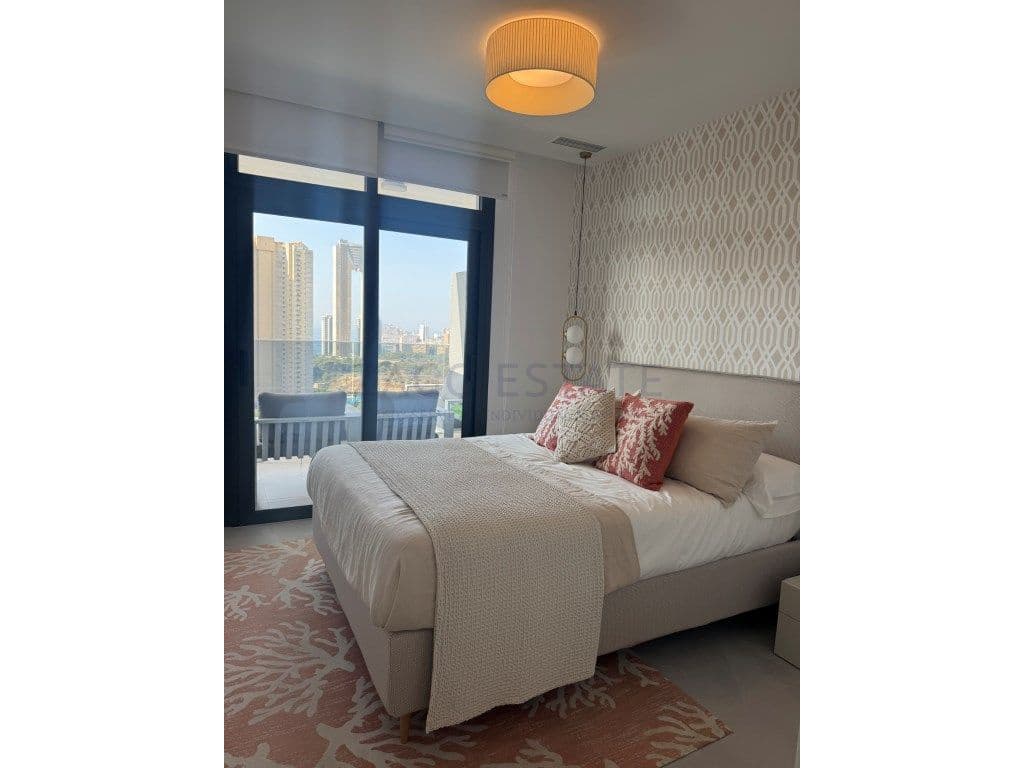 3 bedroom Flat for sale in Benidorm with garage - € 627,000 (Ref: 9468733)