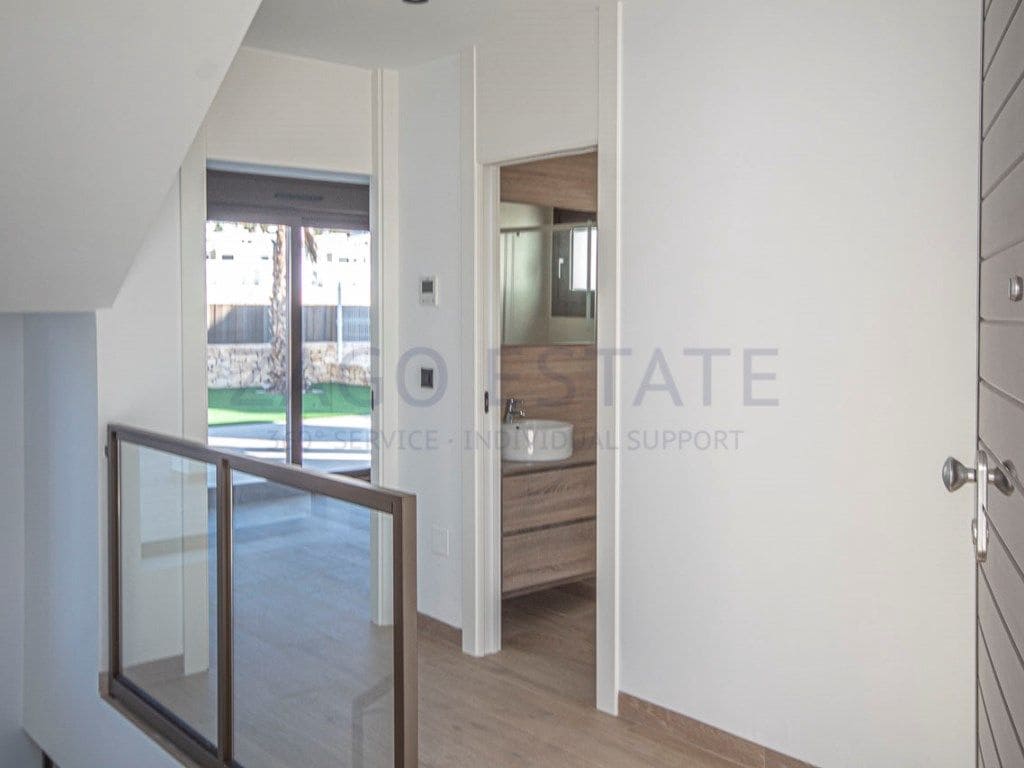 3 bedroom Villa for sale in Finestrat with garage - € 785,000 (Ref: 9468738)